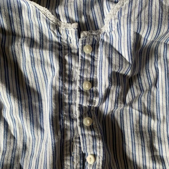 American Eagle Blue and White Striped Vest - Picture 3 of 3